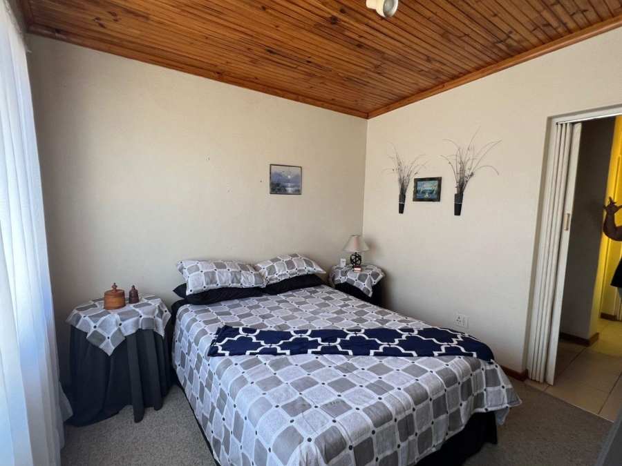 To Let 4 Bedroom Property for Rent in Rowallan Park Eastern Cape